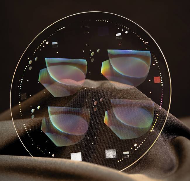 Последние блоги о компании Силиконовый карбид: ключевой материал для управления теплом и легкого дизайна в очках AR