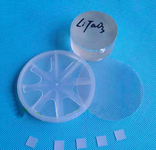 Купить Оптически отполированная сторона двойника размера стекла окна ЛиТаО3 подгонянная квадратная Производство в сети